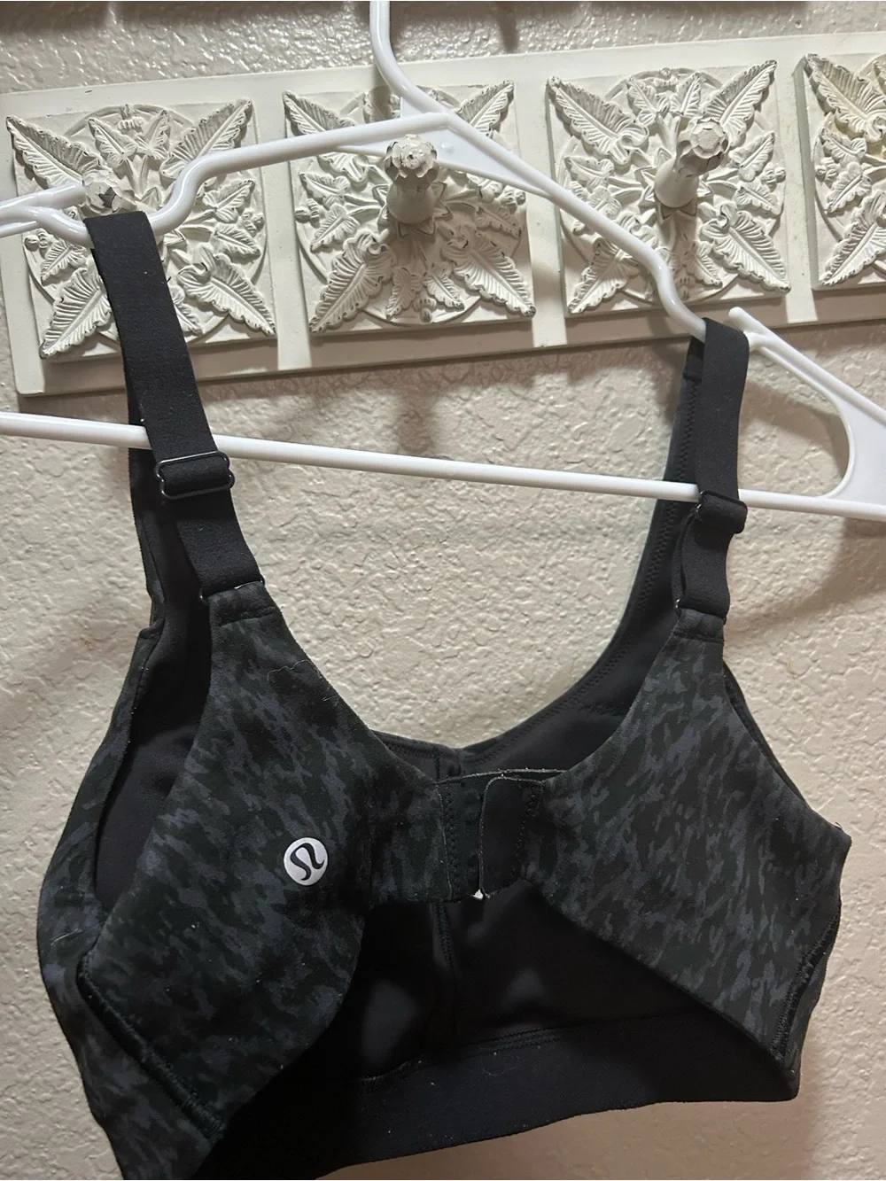 lululemon athletica Black & Dark Gray Printed Sports Bra